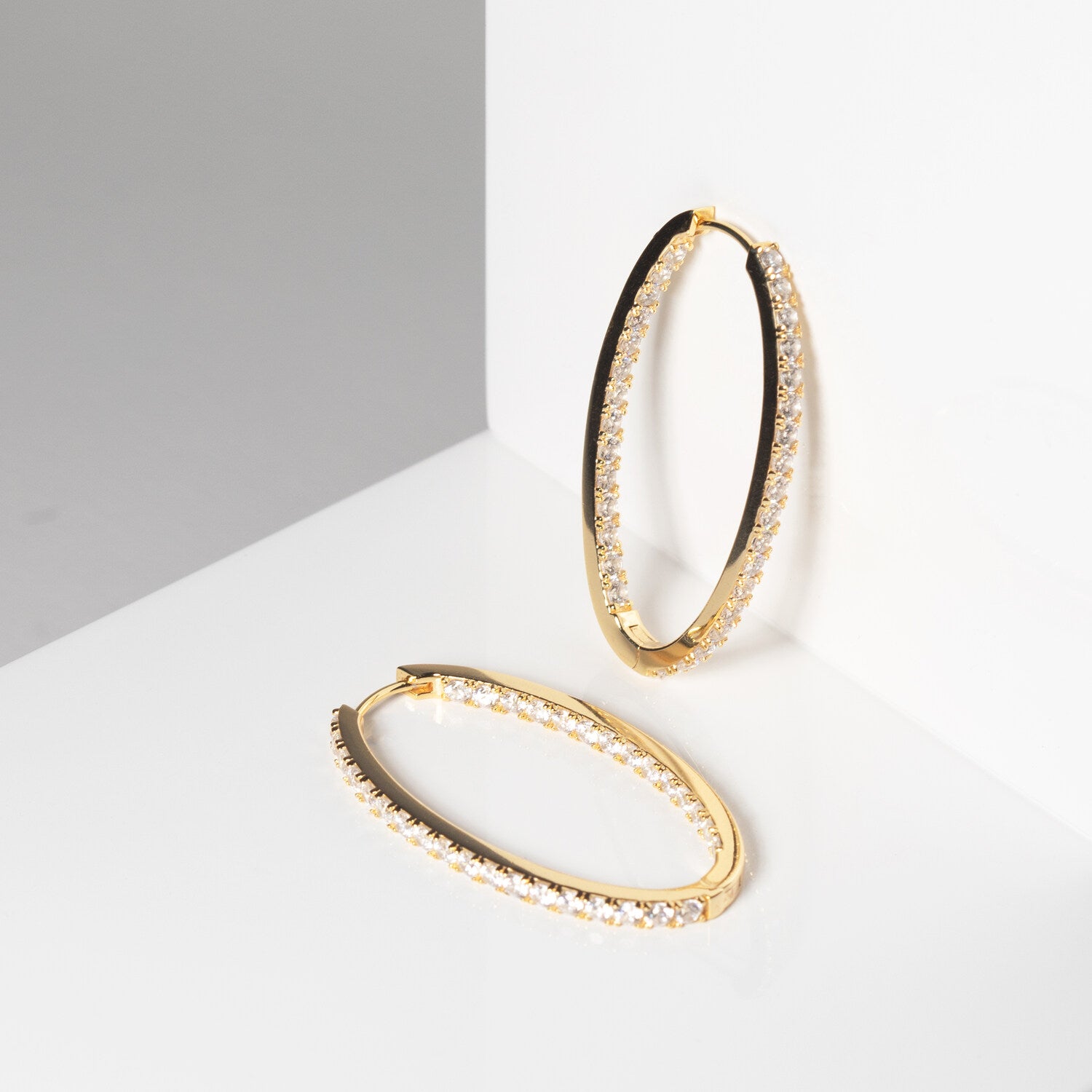 18K gold plated | White | Medio