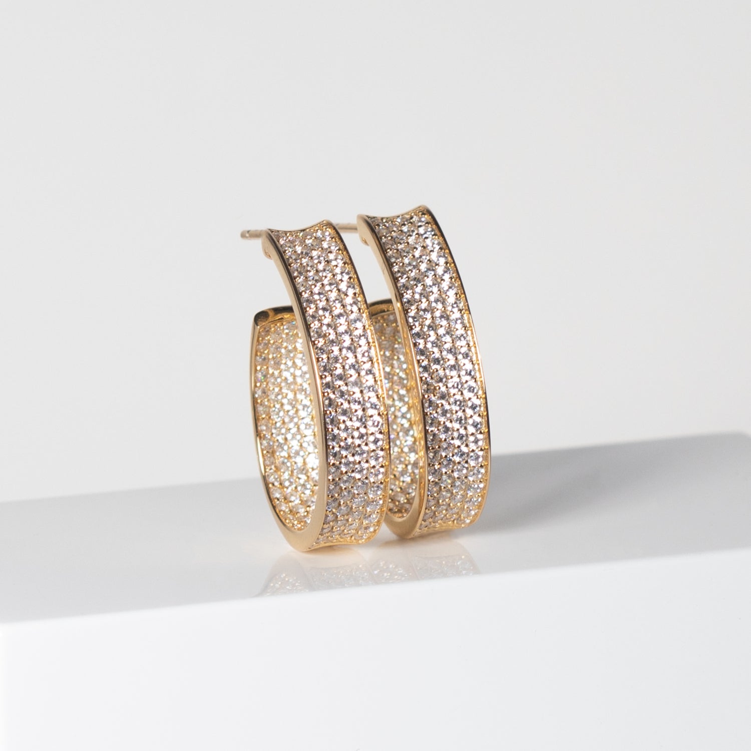 18K gold plated | White