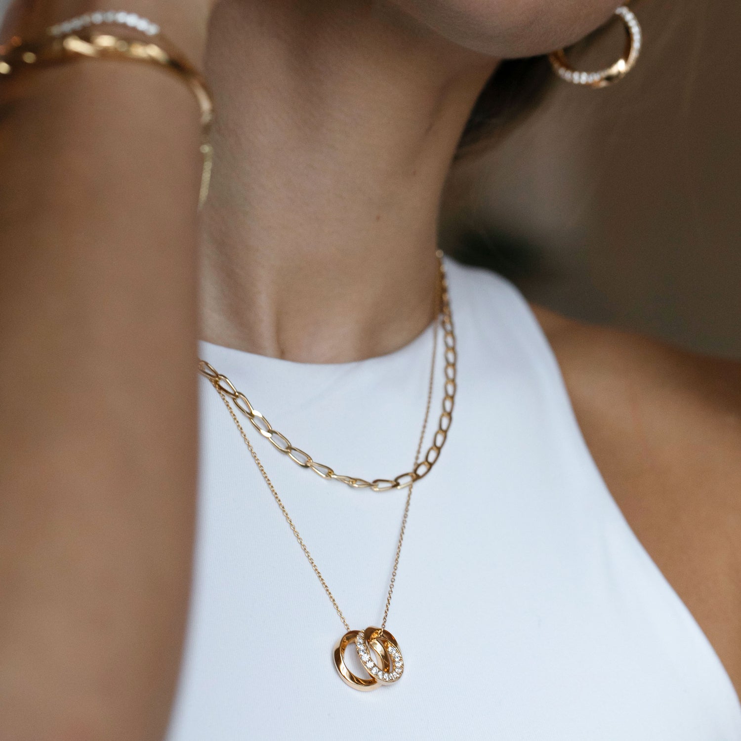 925 Sterling silver | White