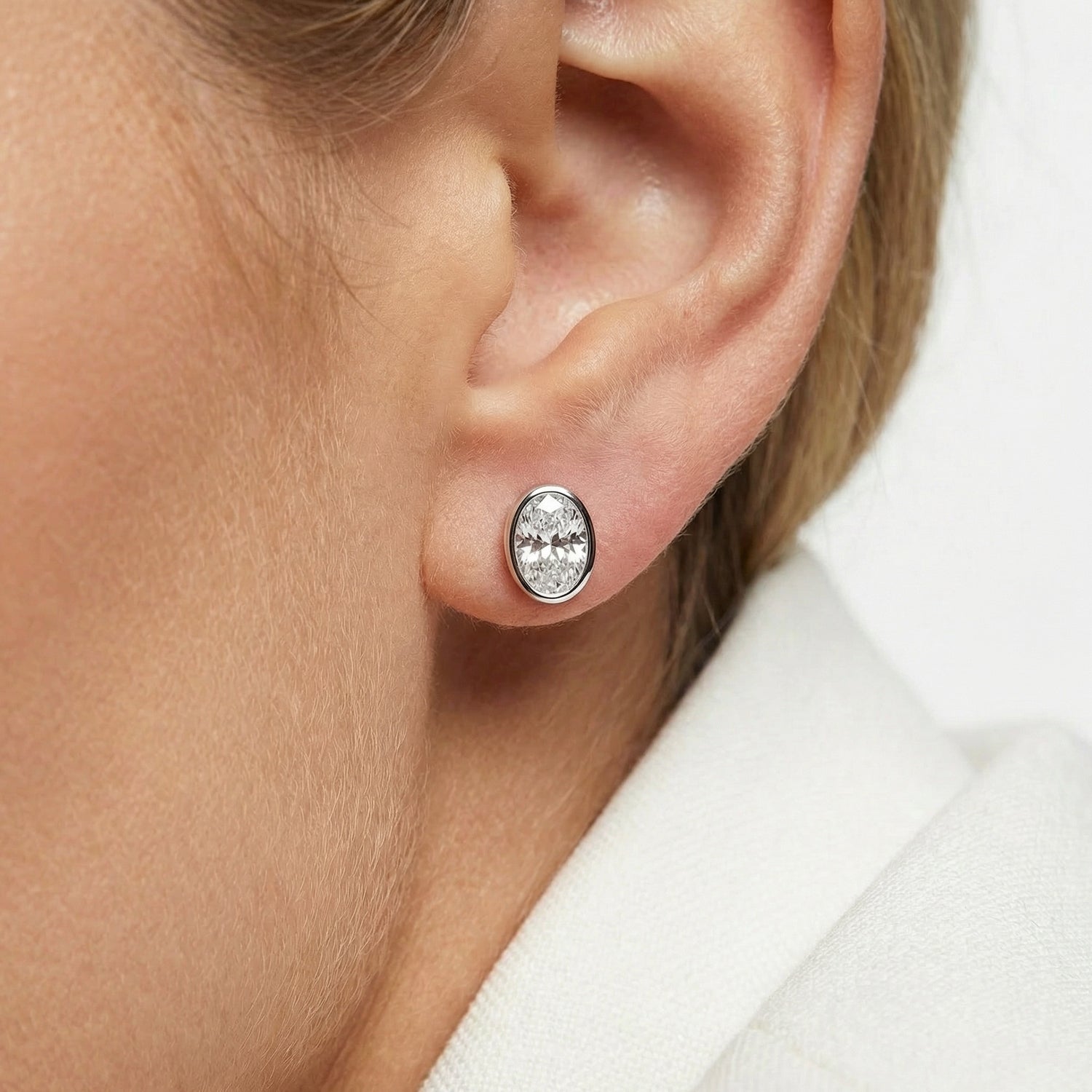 925 Sterling silver | White