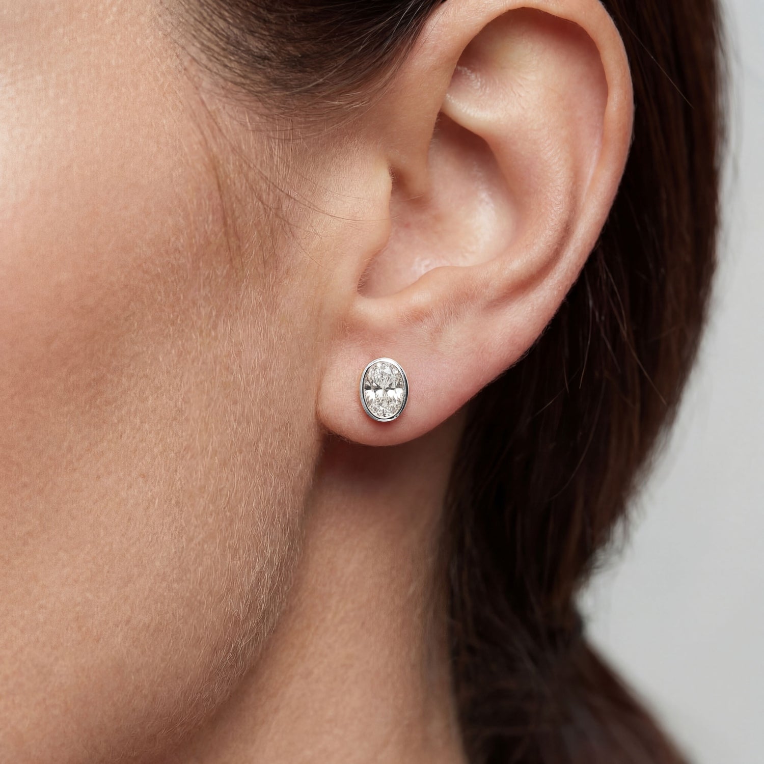 925 Sterling silver | White