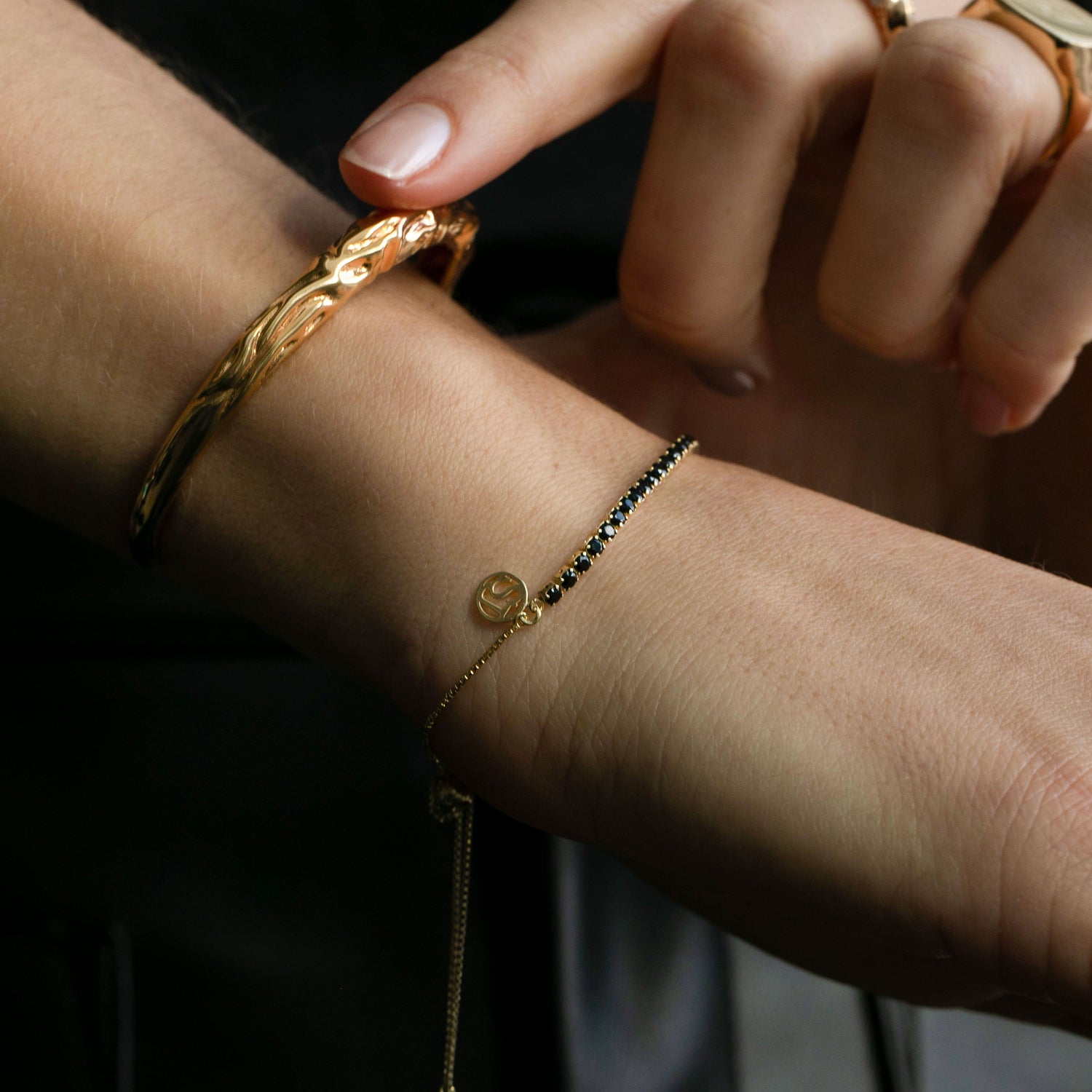 18K gold plated | Black