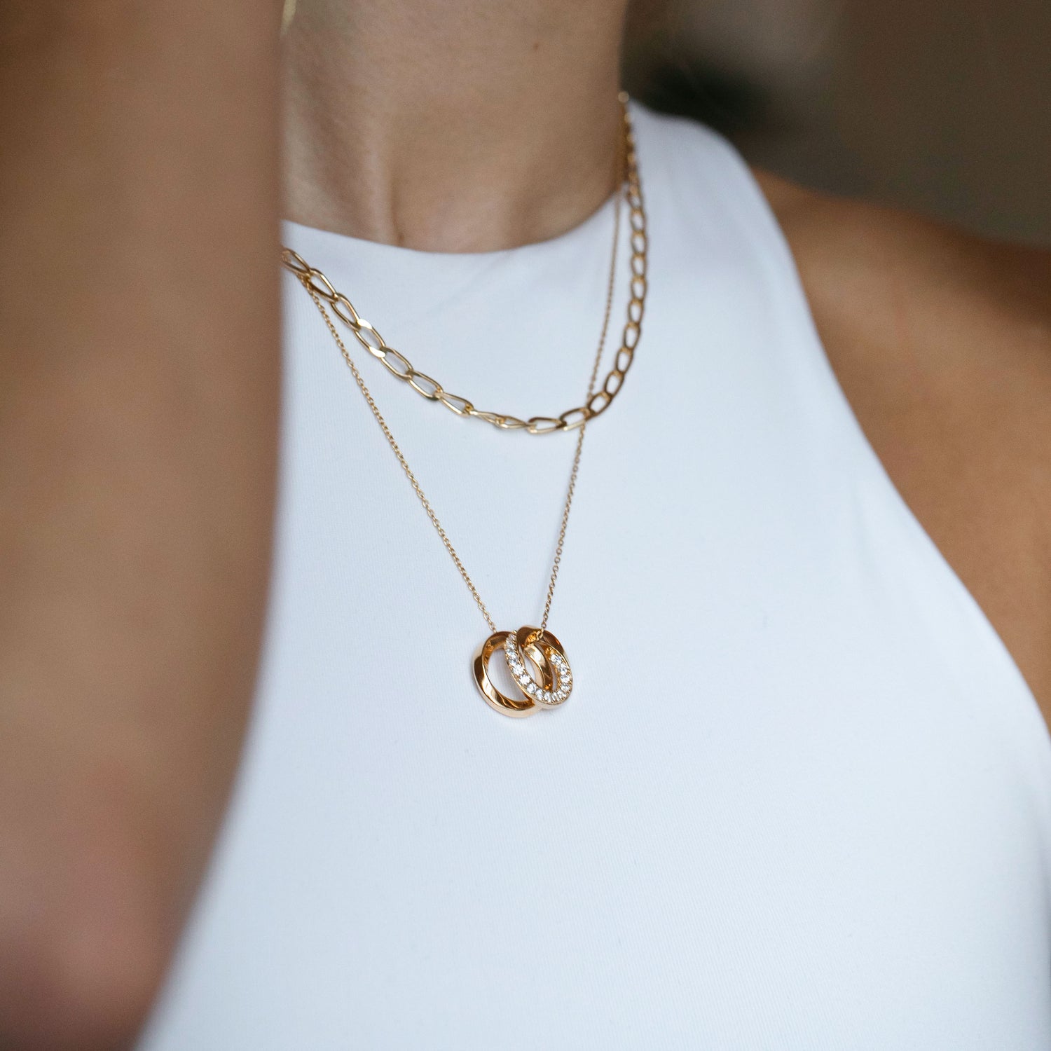 18K gold plated | White