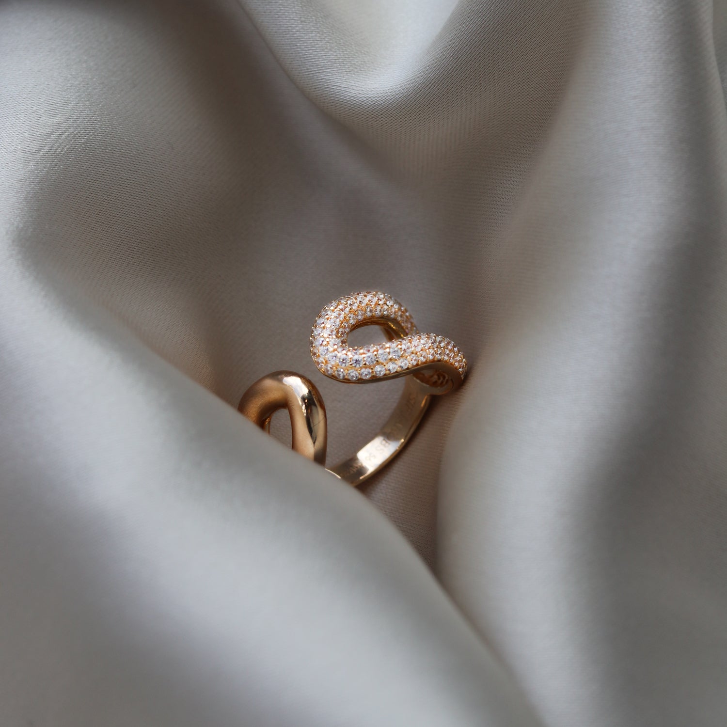 18K gold plated | White | 60, 18K gold plated | White | 58, 18K gold plated | White | 56, 18K gold plated | White | 54, 18K gold plated | White | 52, 18K gold plated | White | 50